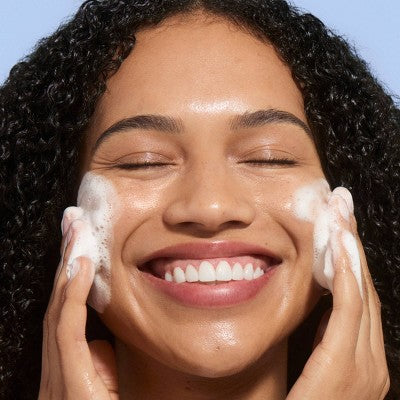 Curology Hydro+ Gel-to-Foam Cleanser 5 fl oz - New